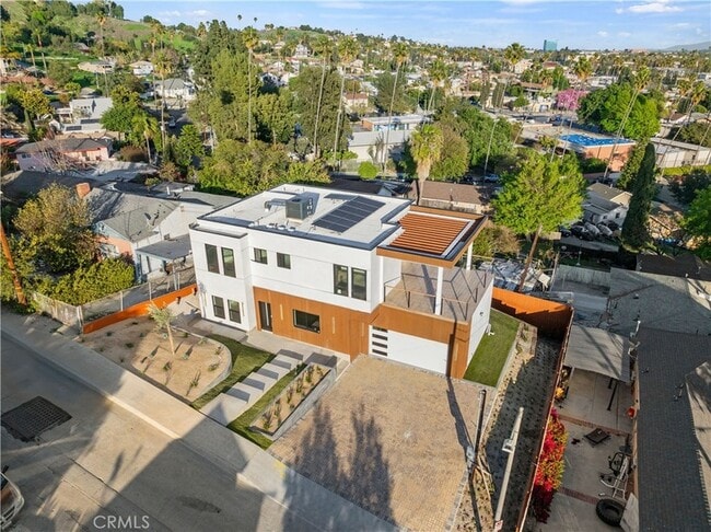 Building Photo - 3810 Locke Ave