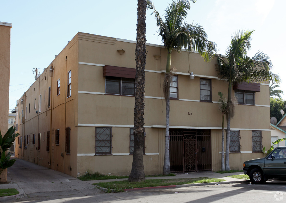 Primary Photo - 924 Olive Ave