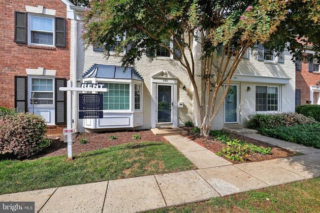 Building Photo - 680 Azalea Dr