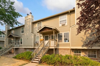 Building Photo - 3200 Azalea Dr