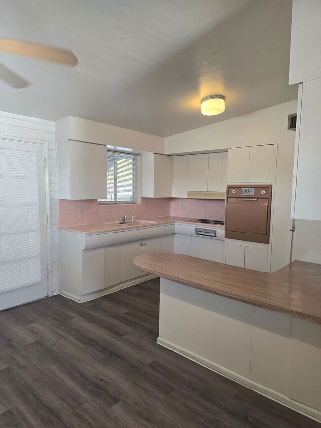 Foto del edificio - 3501 E 3rd St