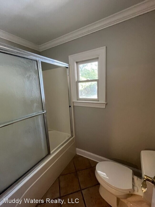 Foto del edificio - 5 br, 3 bath House - 1010 Cleveland St