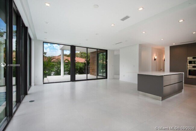 Foto del edificio - 4740 Alton Rd