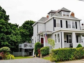 Building Photo - 239 Ridgewood Ave
