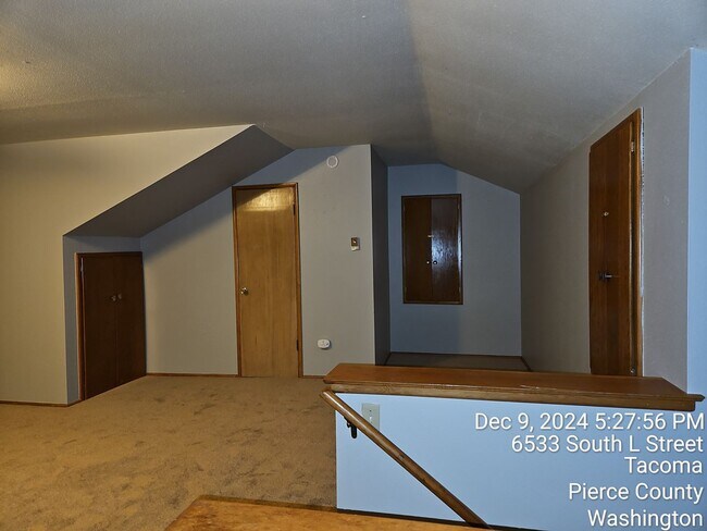 Foto del edificio - Charming 4-Bedroom 1.5 Bathroom Home in So...