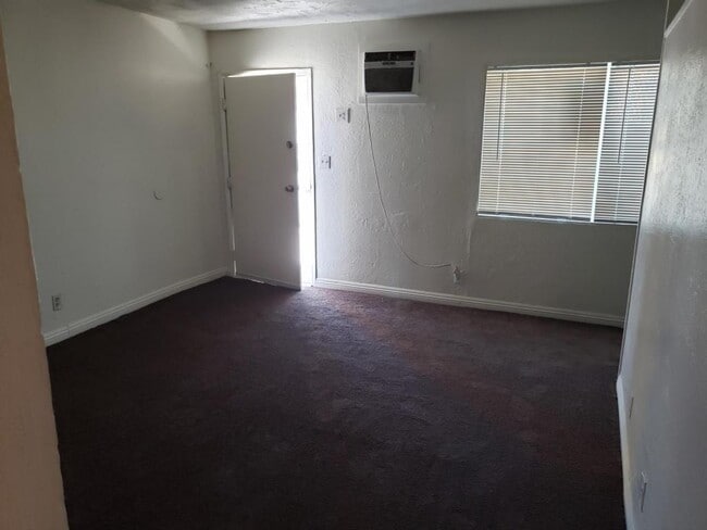 Building Photo - 2108 Sunrise Ave