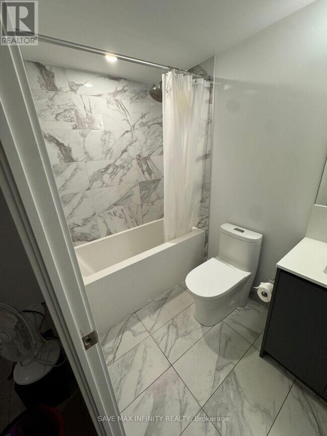 Photo du bâtiment - 1100 Sheppard Ave W