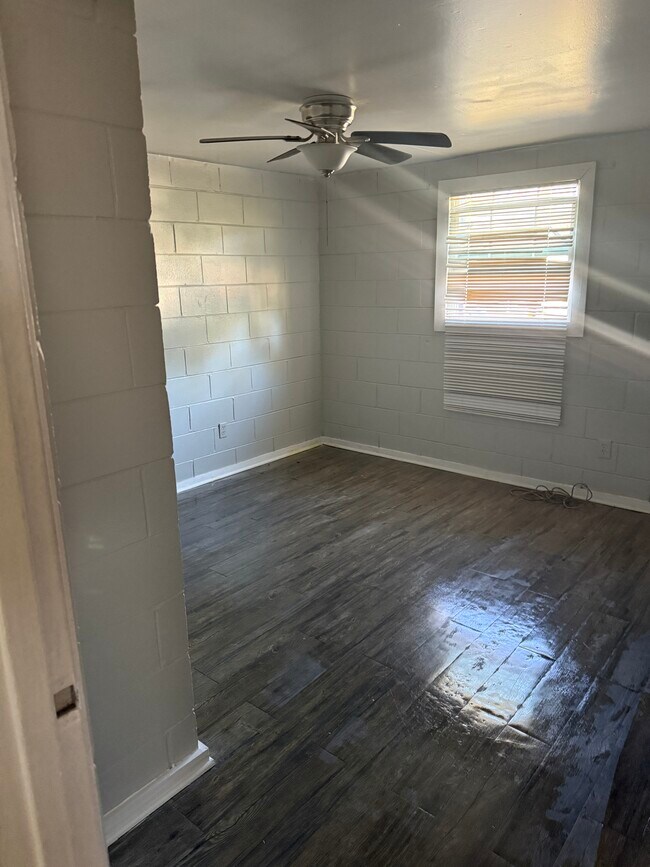 Foto del edificio - 541 Palm Beach St