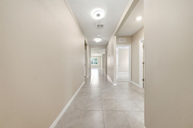 Building Photo - Three Bedroom, 2 Bathroom single family home with 2 Car Garage.