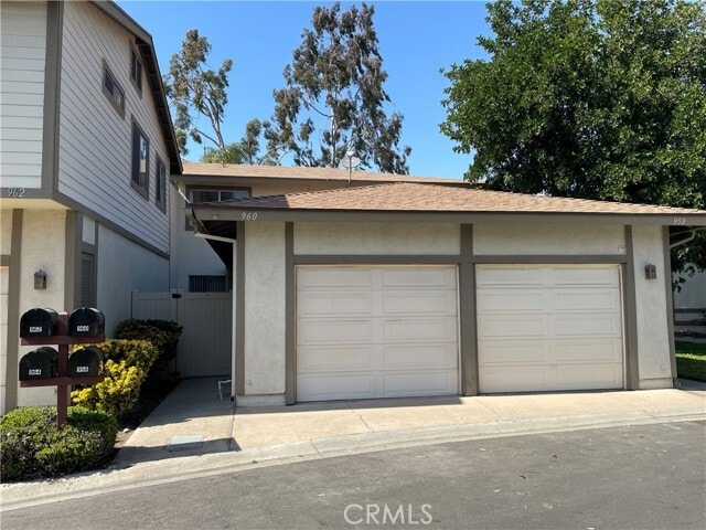 Building Photo - 960 Pinyon Ct