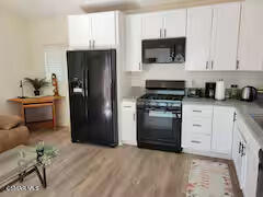 Foto del edificio - 18029 Bullock St