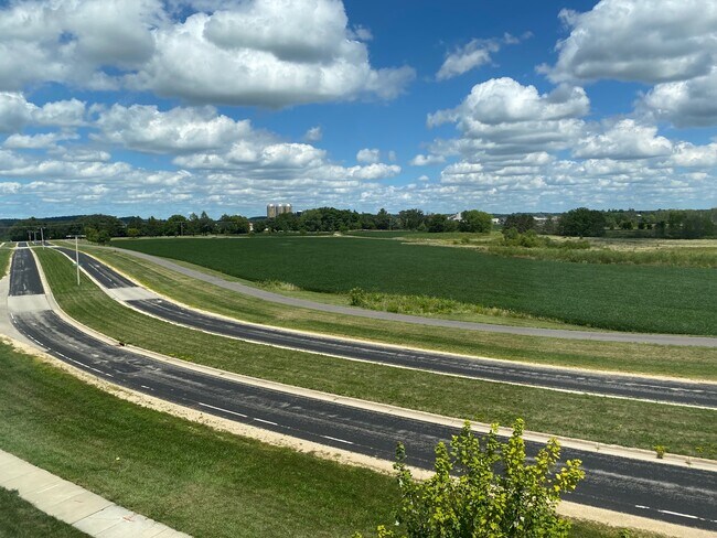 Foto del edificio - 241 N Alpine Pky