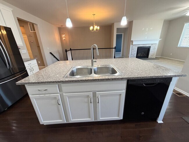 Foto del edificio - Spacious 4-Bedroom Copperleaf Home w/Modern Upgrades