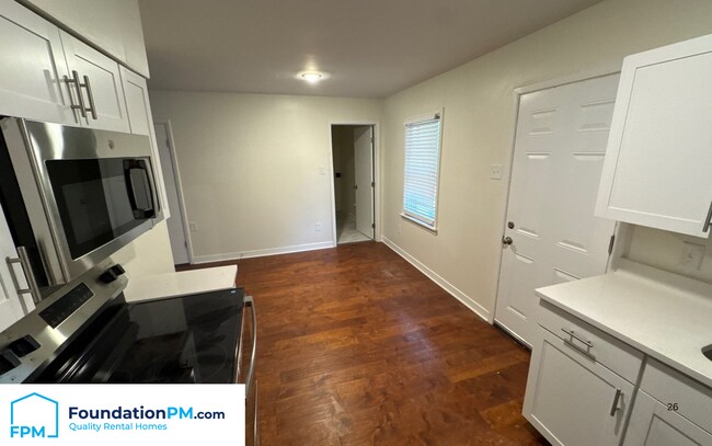 Foto del edificio - 1340 S White Station Rd