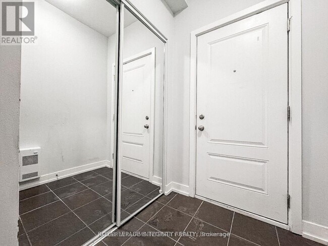 Photo du bâtiment - 994 Chapman Mills Dr