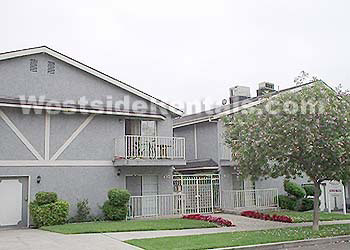 Primary Photo - 9101 Topanga Canyon Blvd