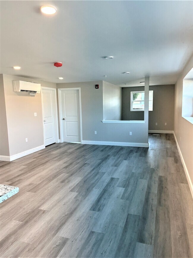 Building Photo - 530 Chestnut St