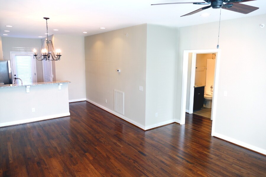 Foto principal - 907 Somerville Ct
