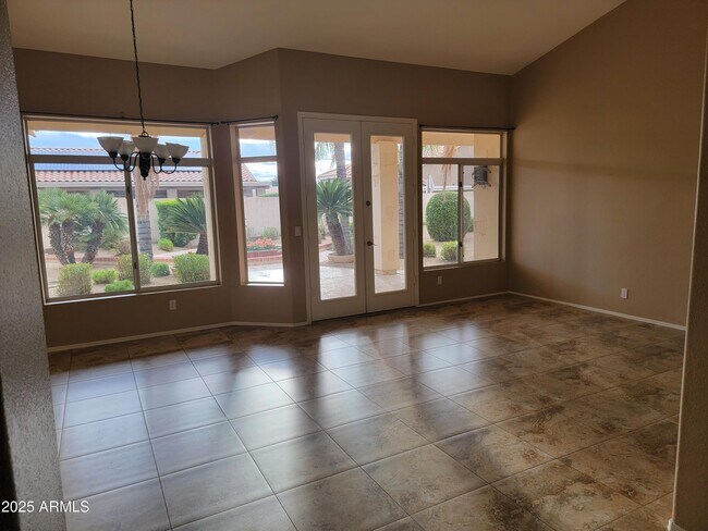Foto del edificio - 22373 N 68th Dr