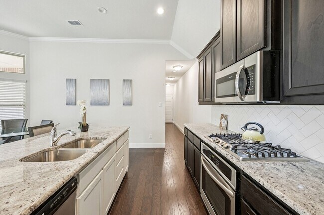 Foto del edificio - 913 Parkside Dr