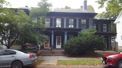 Building Photo - 315 2nd St