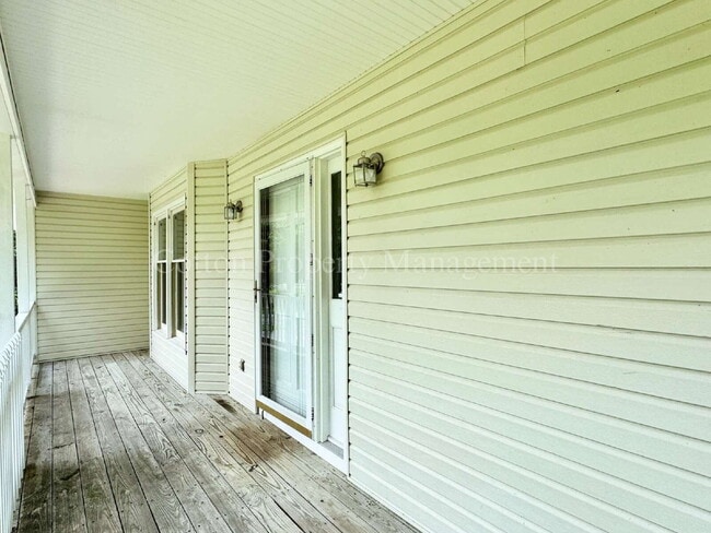 Building Photo - 307 Abbey Ln