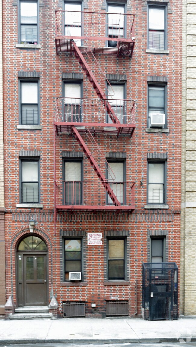 Building Photo - 2726 Valentine