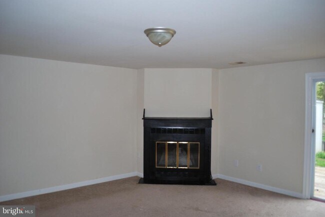 Building Photo - 4655 Whitaker Pl