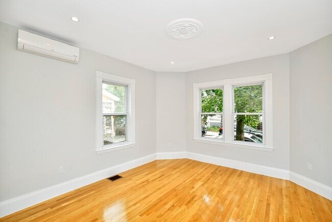 Building Photo - 20 Thornley St