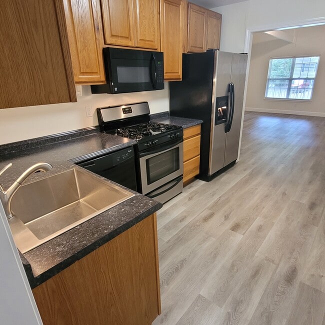 Kitchen - 786 Farm Creek Rd NE