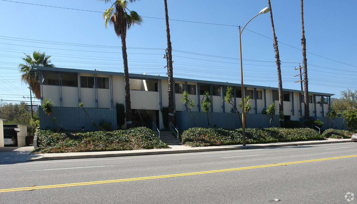 Building Photo - 2525 Verdugo Rd