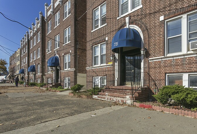 Primary Photo - 735 Avenue A