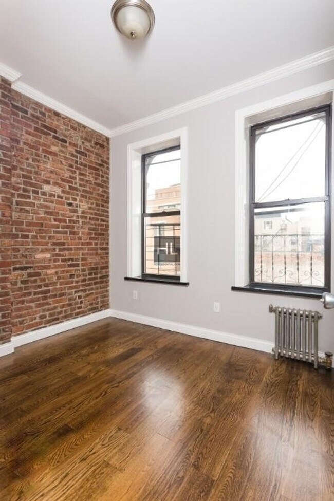 Foto del edificio - E 3RD ST.