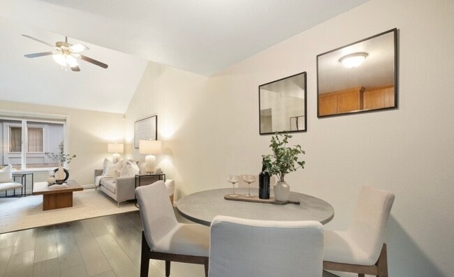 Foto del edificio - 4300 NE Sunset Blvd