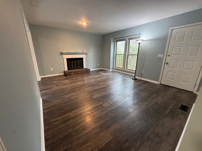 Building Photo - 1104 Boone Ln