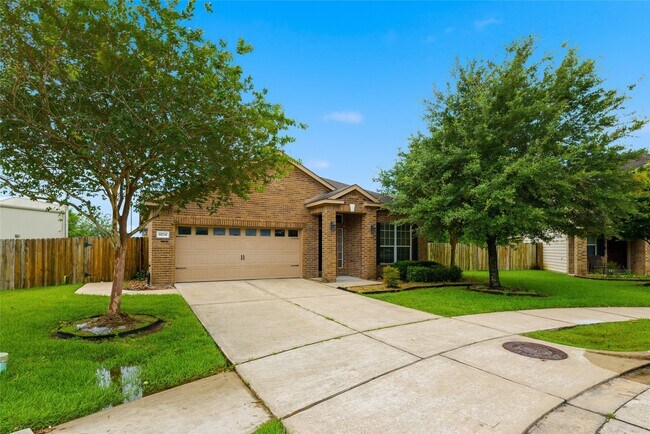 Building Photo - 8234 Hall View Dr