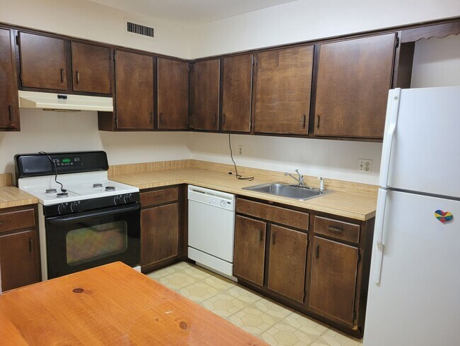 Foto del edificio - Amenity Filled Complex - Delaire Landing