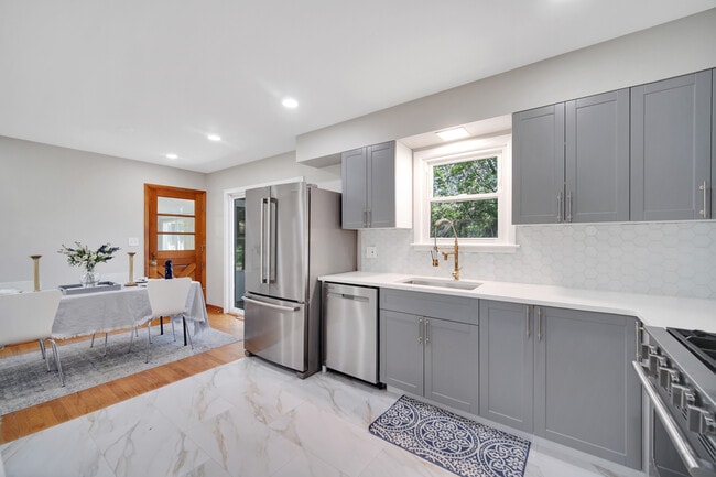 Building Photo - 22W362 Hackberry Dr