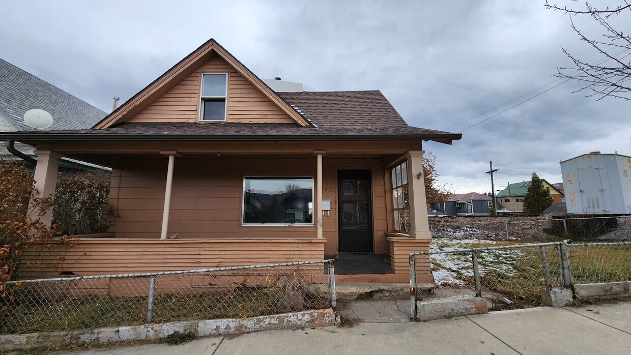 853 S Main St, Butte, MT 59701 House Rental in Butte, MT