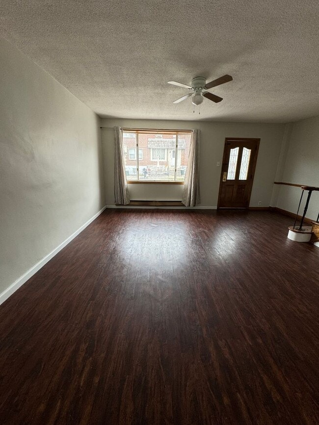 Building Photo - Spacious 3BR House Available for Rent