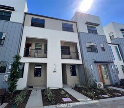 Building Photo - 947 N Divino Privado