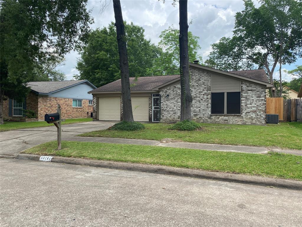Foto principal - 13203 Ellesmere Dr