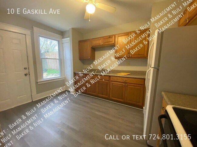 Building Photo - Pets Allowed! Duplex on Gaskill - Recently...