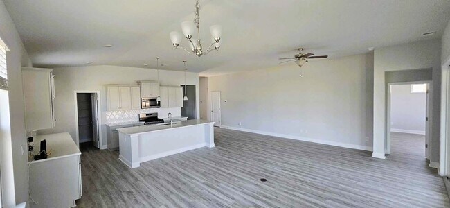 Building Photo - 4574 Lady Slipper Dr
