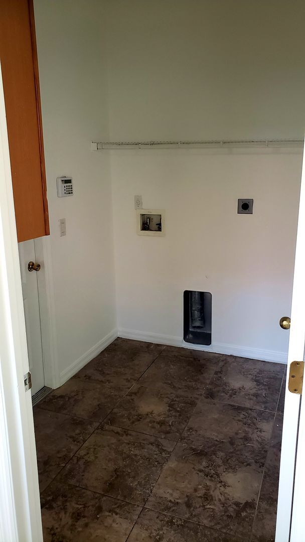 Foto del edificio - 3 bed 2 bath home