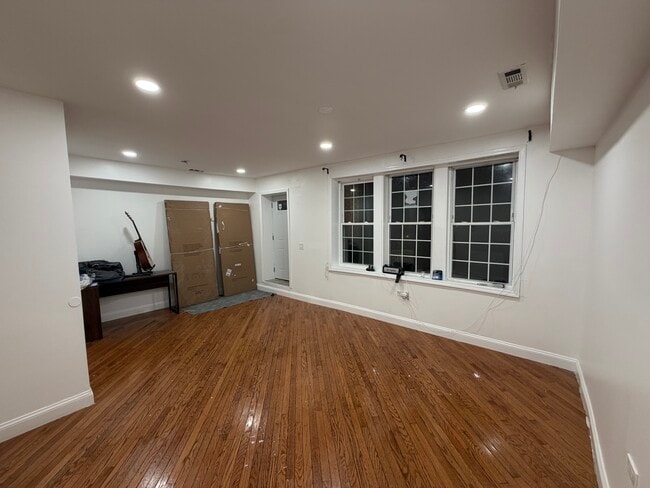 Building Photo - 2858 W 21st Pl