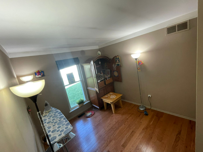 Building Photo - 39613 Village Wood Ln