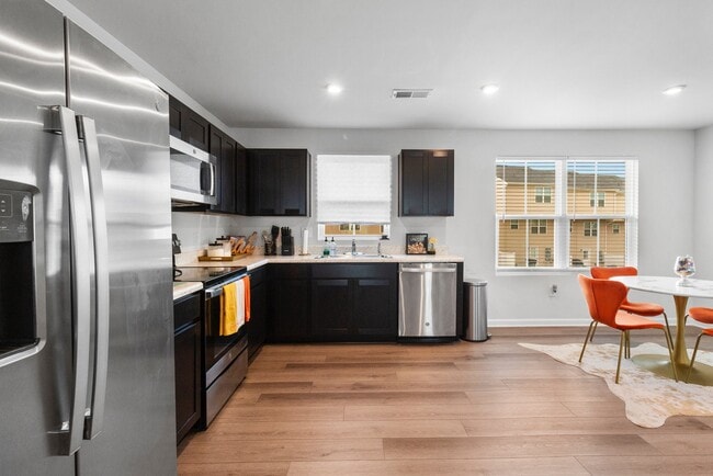 Building Photo - 6332 Cutwater Cir