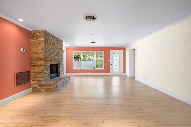 Foto del edificio - 500 Gardenia Ln