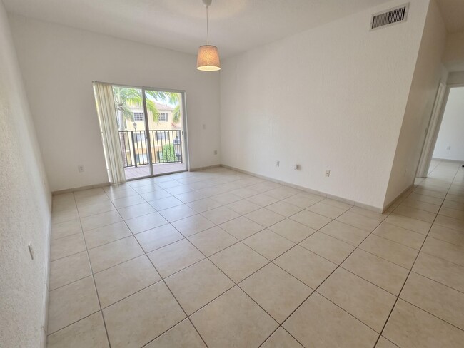 Building Photo - 7240 NW 114th Ave